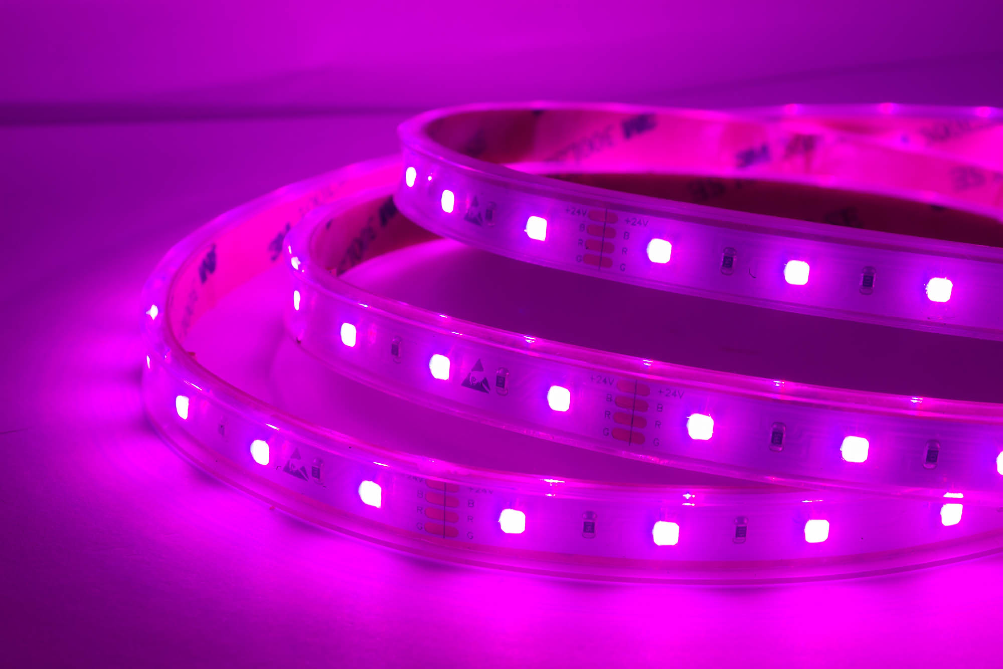 10m Outdoor RGB LED-Strip IP67 SMD 2835 PL nur 10,8 mm breit, 60 LEDs/m, 8, 5W/m, 24V mehrfarbiger LED Streifen, LED-Strips mehrfarbig, LED-Outdoor- Strips + Zubehör, LED-STRIPS